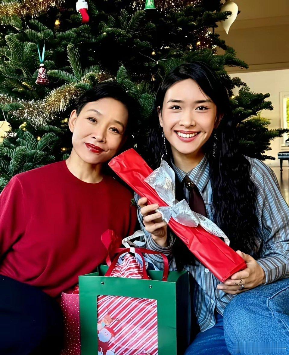 陈冲女儿许文珊，她是极少数美过明星妈妈的女儿。