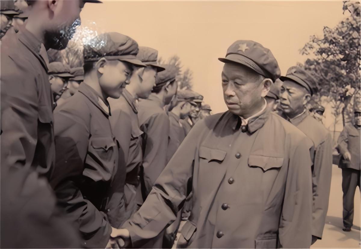 开国中将王必成在建国后担任南京军区副司令员，然后升任昆明军区司令员、武汉军区司令
