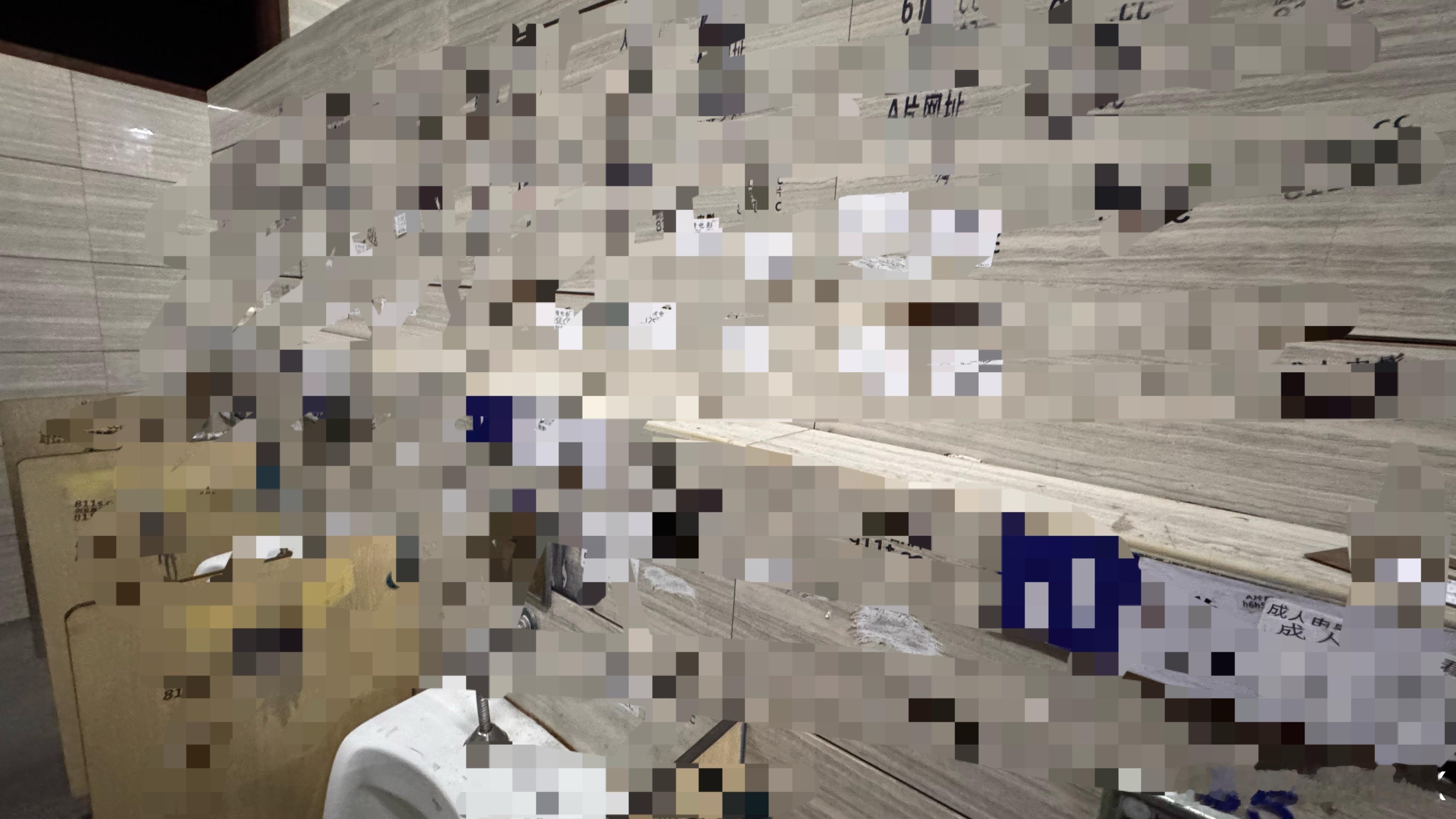 刚去服务区的男厕差点被密集恐惧症吓坏了满墙的A片地址清晰可见…怎么就没人管的？？