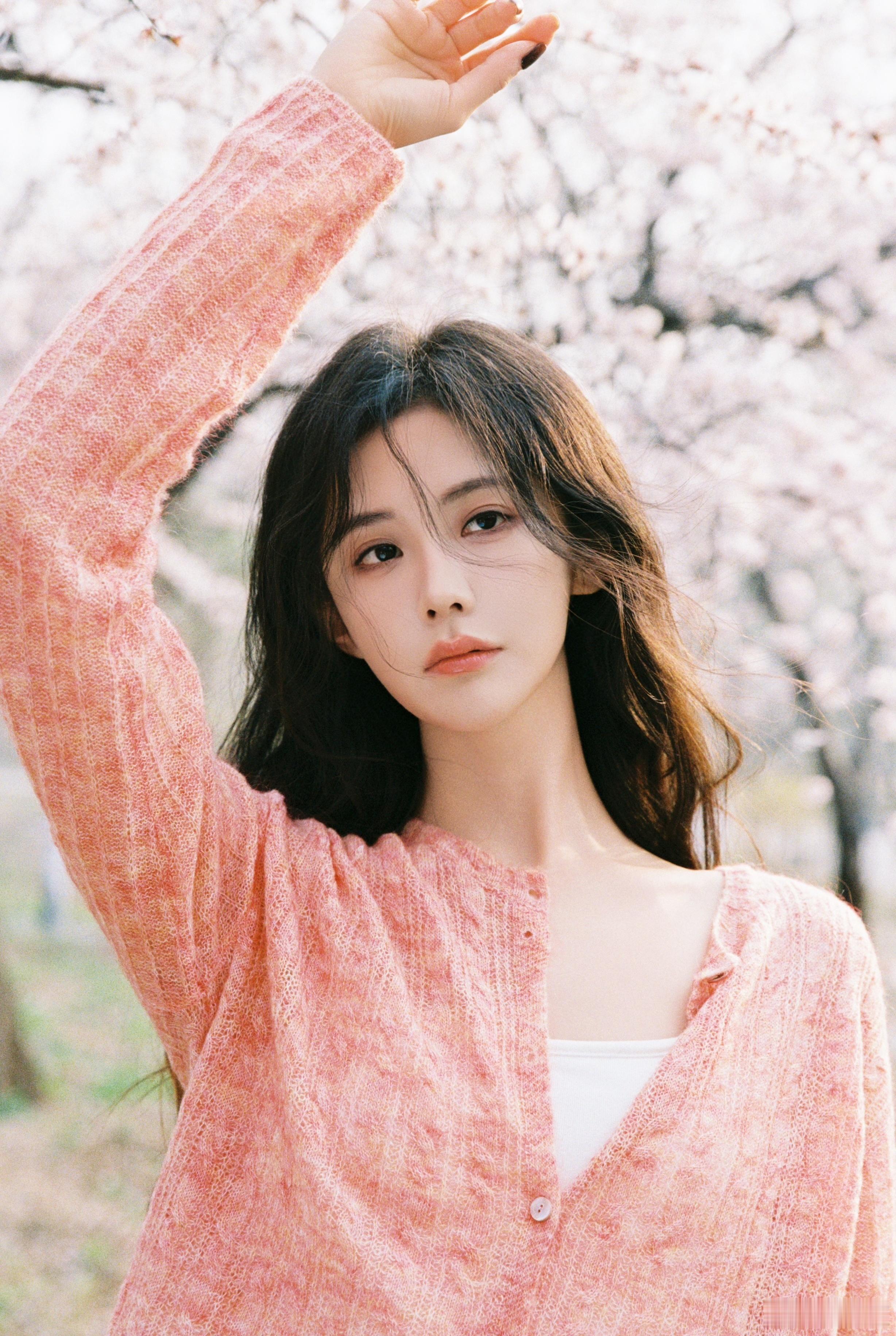 春天当然要看美女啊😻😻