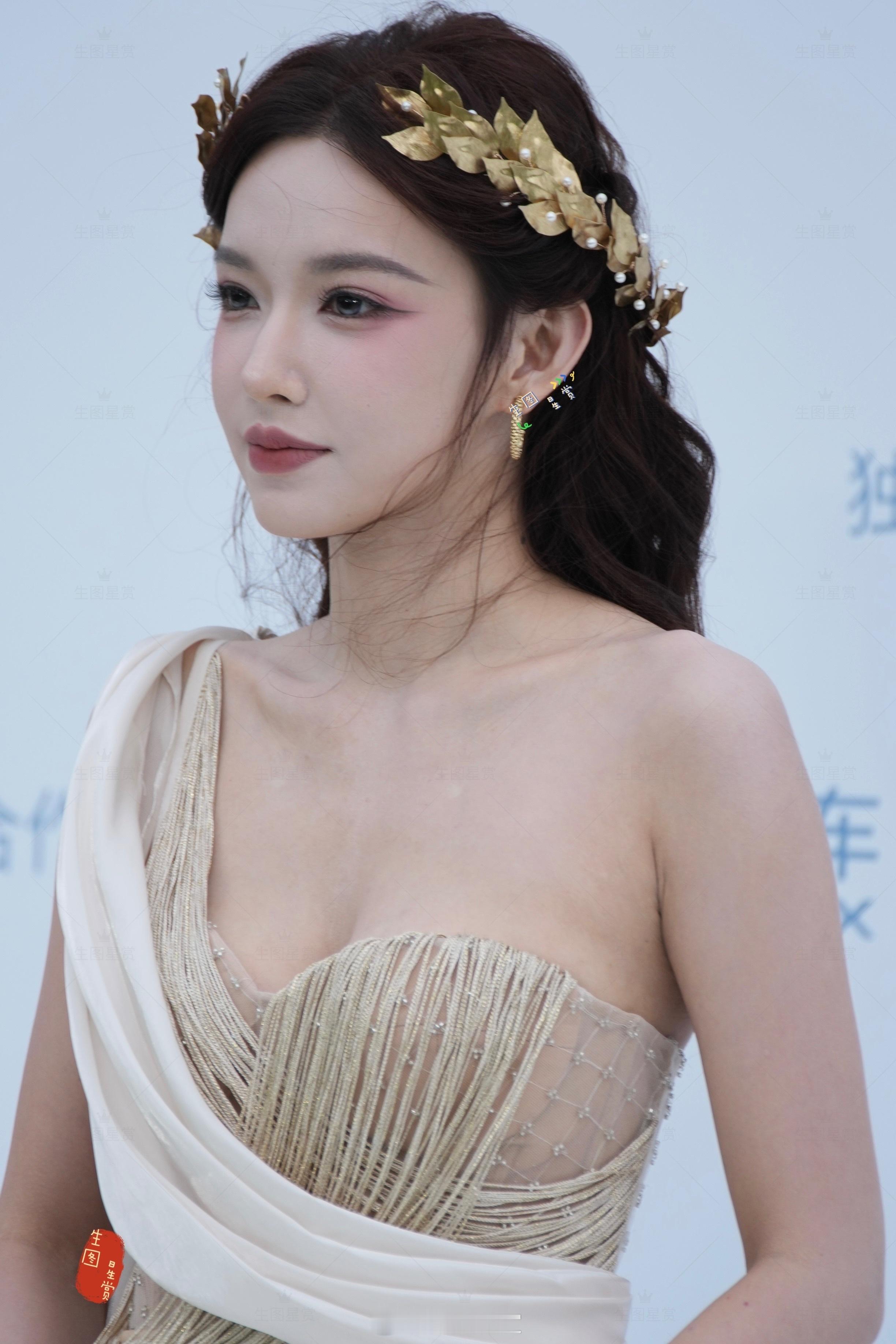 虽然但是程潇这感觉有点缩水了啊