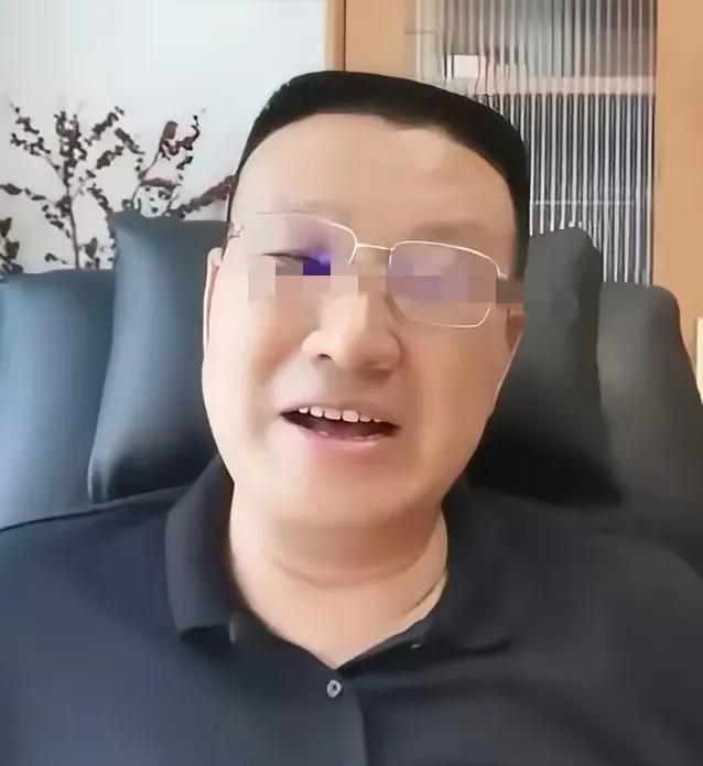 万万没想到呀，潘夫人竟然在精致小老头直播间说，到时候6月26号老潘同学会陪着老杜