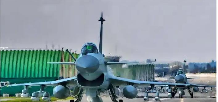 印巴空战刚过去一周，一个更大噩耗传来，法国这下彻底破防：中方不按常理出牌！因为