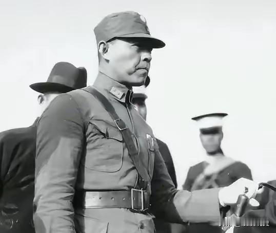 1938年，张自忠手下糟蹋了一个16岁的女孩，于是他命令所有士兵脱裤子检查，结果