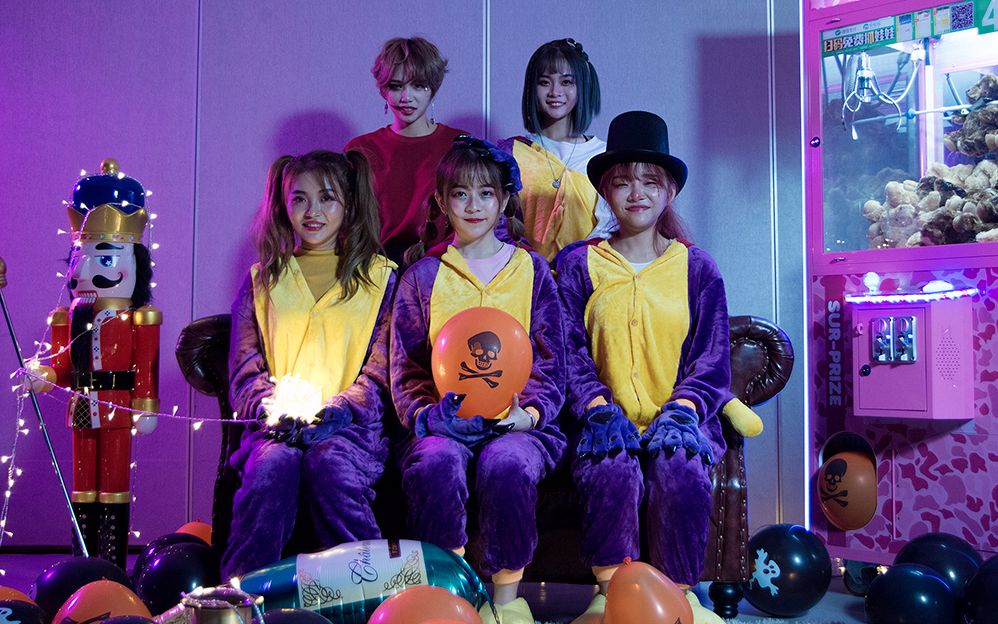 me singing boom boom pow by black eyed pea