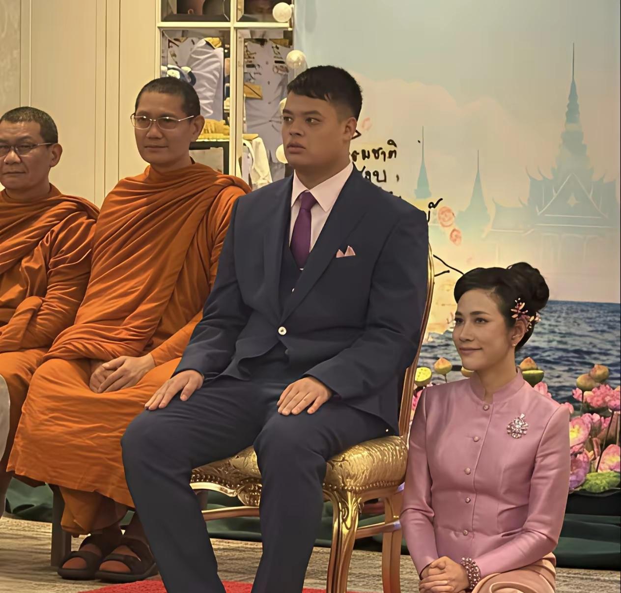 贵妃诗妮娜的野心，一直没有停过！就算是屈居于苏提达之下，她的态度、她的眼神，都