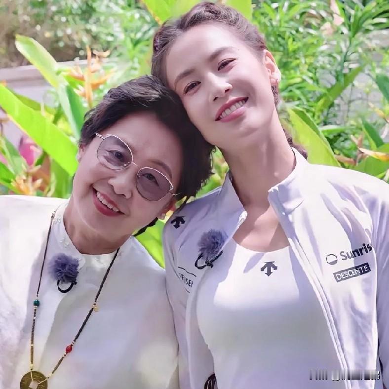 杨子厚着脸皮在黄圣依某博评论七夕，七夕象征爱情，被称