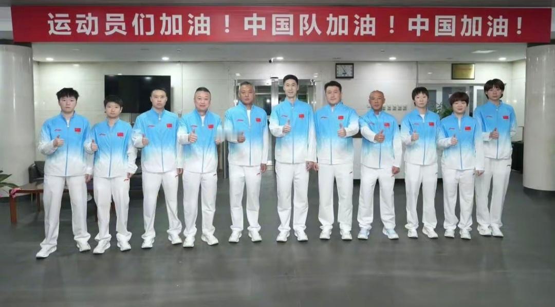 中国乒乓球队刘国梁来看亚运会了刘国梁现身名古屋亚运会赛场，和国际体育人士