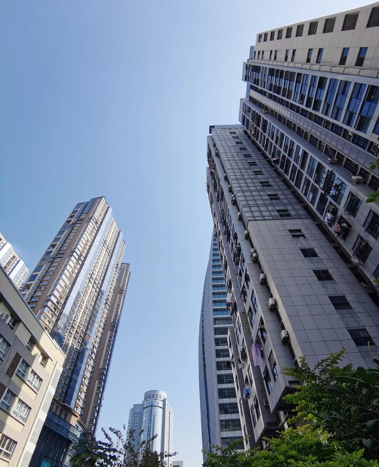 【房价从5.3万/平米回落至3.3万/平米！福州一中的学区房也扛不住了】在福州