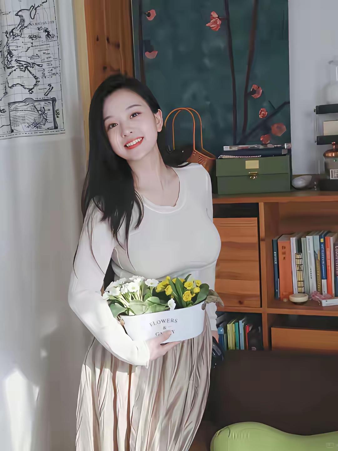 四十岁的女人最大的魅力是什么?四十岁，才是女人最美的年纪。二十岁有二十岁的