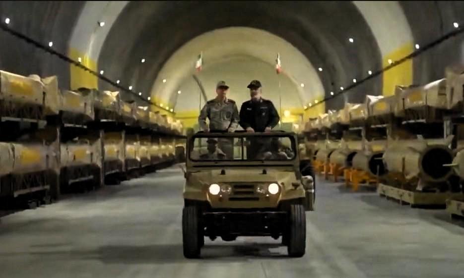 伊朗轻描淡写一句话，把美以吓得后背直冒冷汗！刚刚砸出去的竟然全是十年前的“库