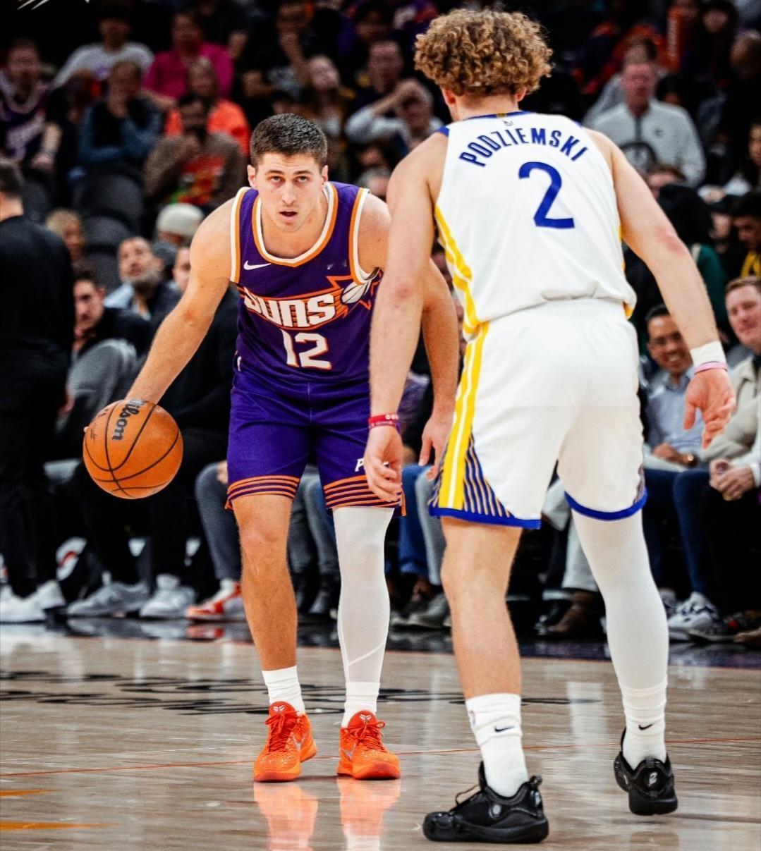 古德温压哨罚球绝杀勇士。勇士VS太阳；库里连开两场之后，本场终于抡不动了。或许