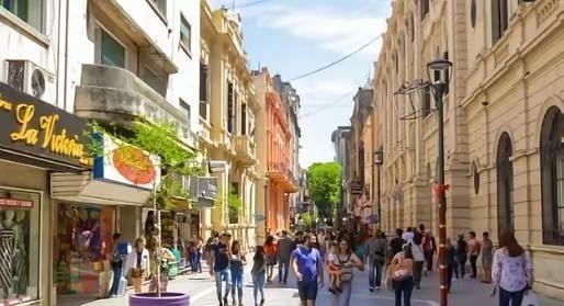 其实阿根廷什么也不缺，就是缺人，谁敢想，这个国土面积相当于新疆+西藏，人口才只有