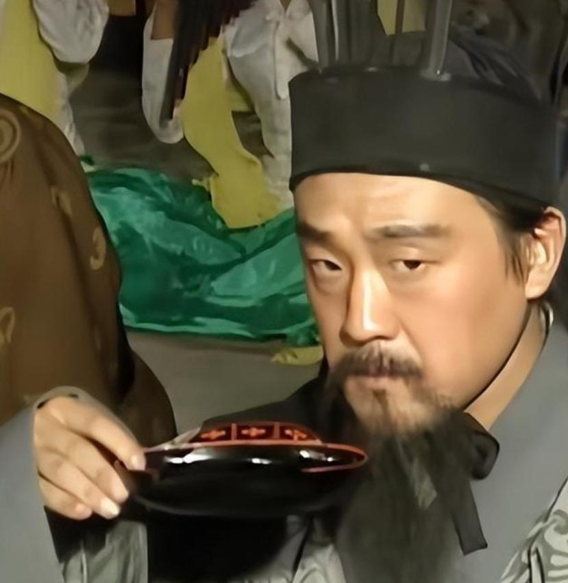 253年10月，东吴权臣诸葛恪奉诏入宫赴宴，为了防止被下毒，他谢绝了御赐的酒水，