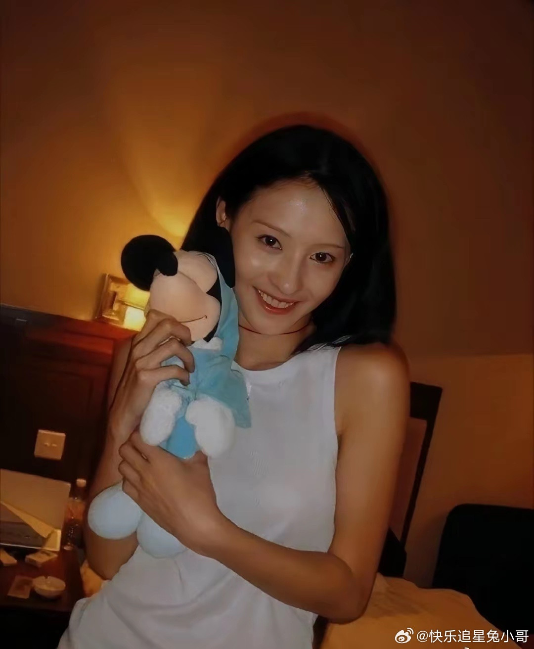 张柏芝当年为了拍无极，剃了原生眉，化了这种眉毛，看着跟大如的好像，看来这种眉毛都