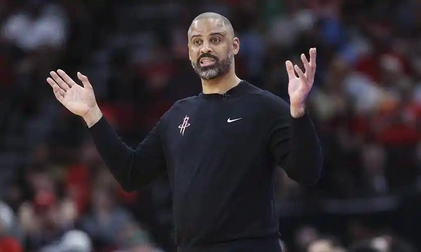 乌杜卡被骂一点儿都不冤翻看了下勇士球迷对科尔的评价，我才觉