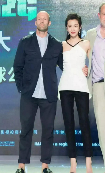 这状态谁敢相信她已经50多了？​​​