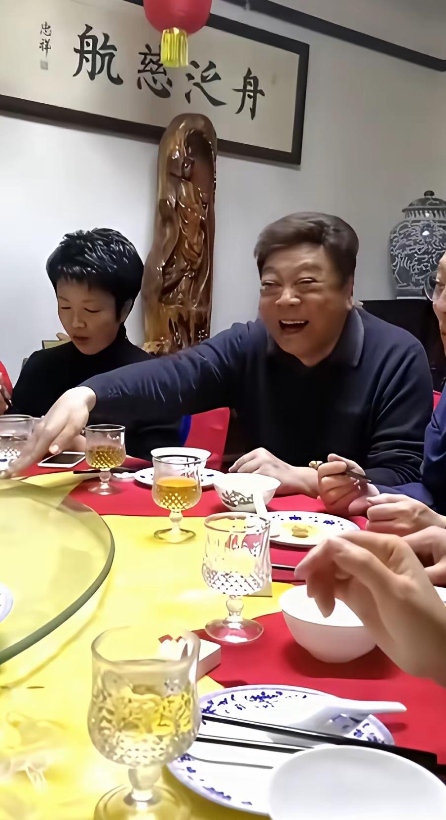 一晃物是人非！赵忠祥生前珍贵相聚画面太唏嘘谁看了瞬间破防！这是赵忠祥老师生