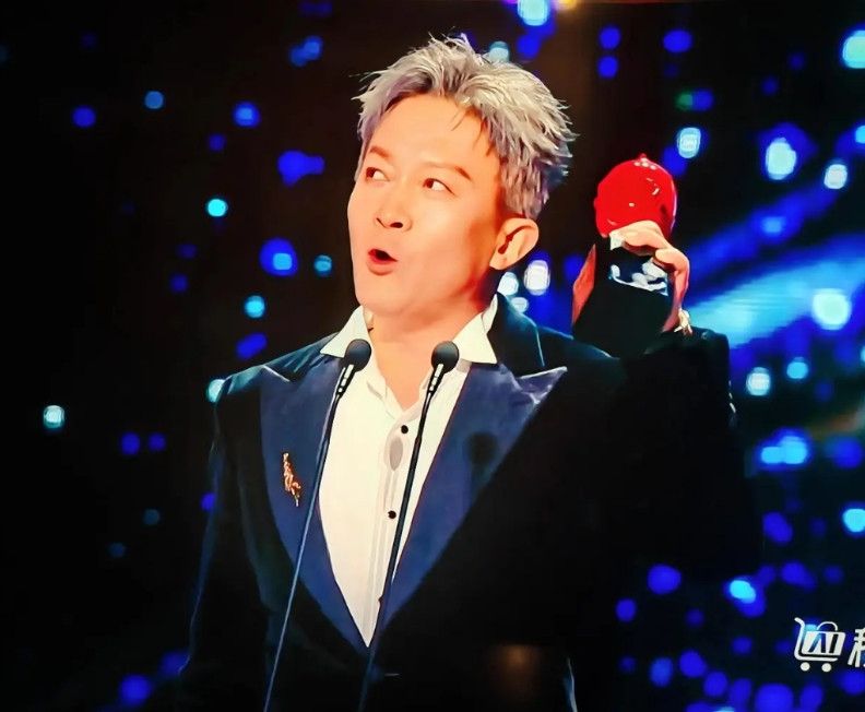 杨志刚凭借苏无名获奖了！他的获奖感言激昂澎湃，像是在对《唐朝诡事录》表白！杨