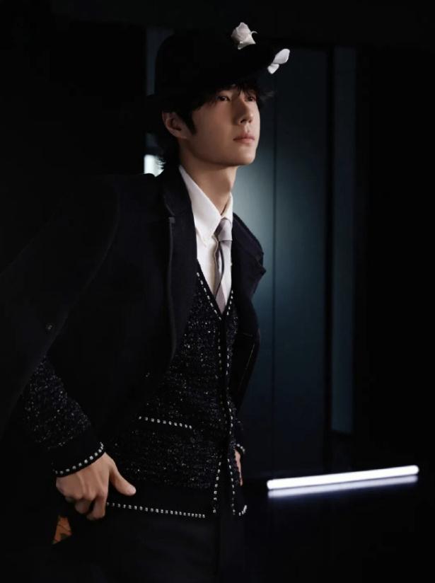 vogue最佳着装投票结果出炉！男星前三名是王一博，蔡徐坤和丁禹兮，女星前三名