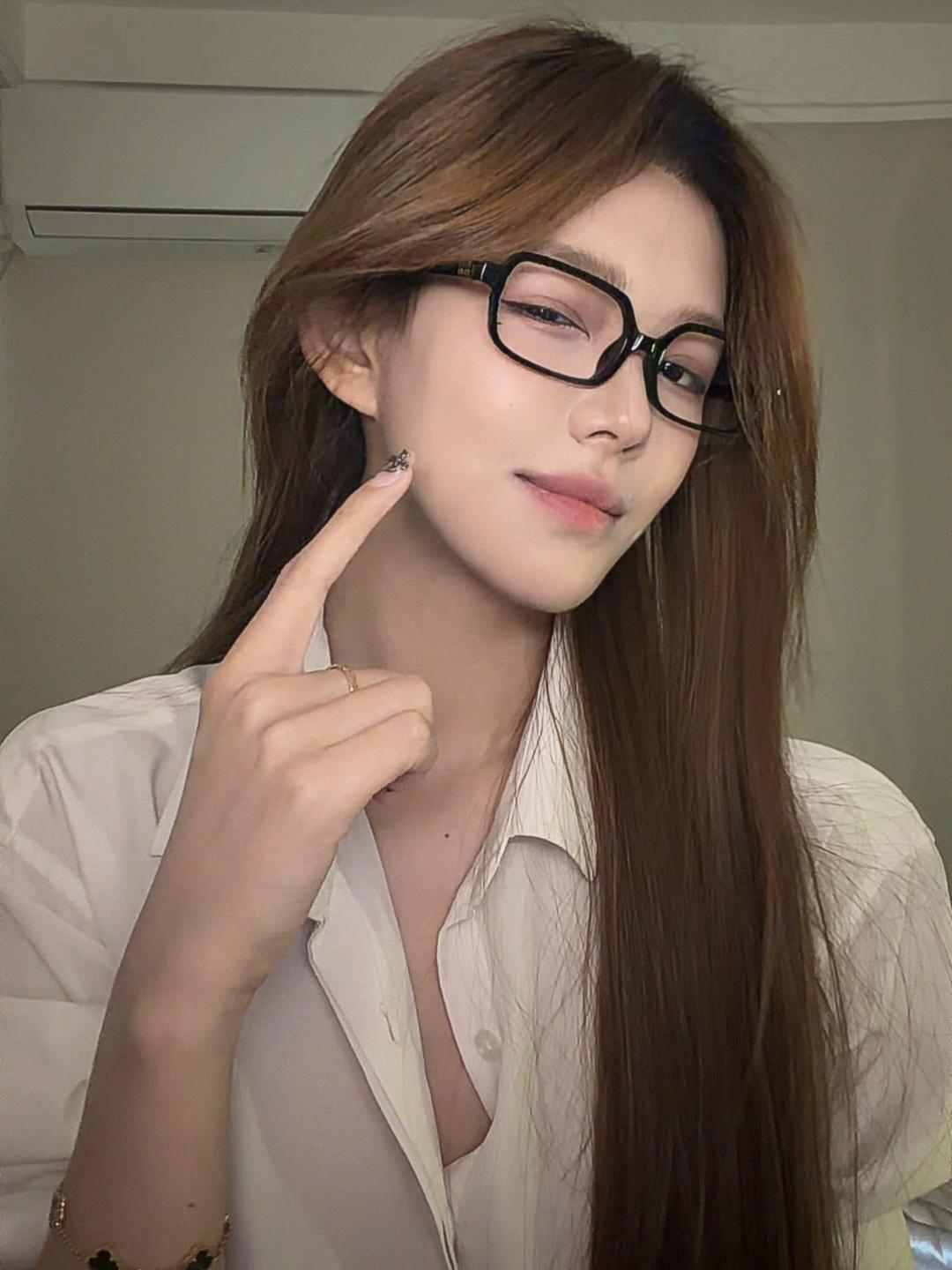 宝宝 往这里亲