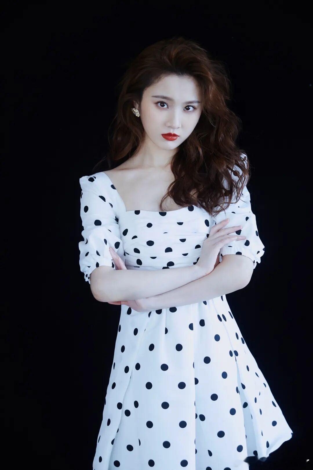 张慧雯仰天长哭这个张慧雯真是太可爱了！表演完就一直在哭，结果出来后更是直接仰天长