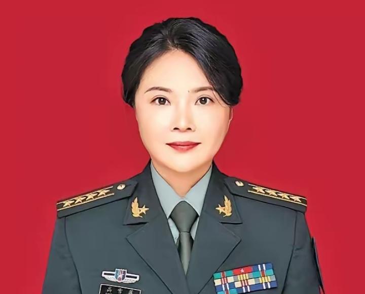 高雪莲，女，汉族，1976年10月出生，中央军委审计署驻西部战区某审计局审计员，