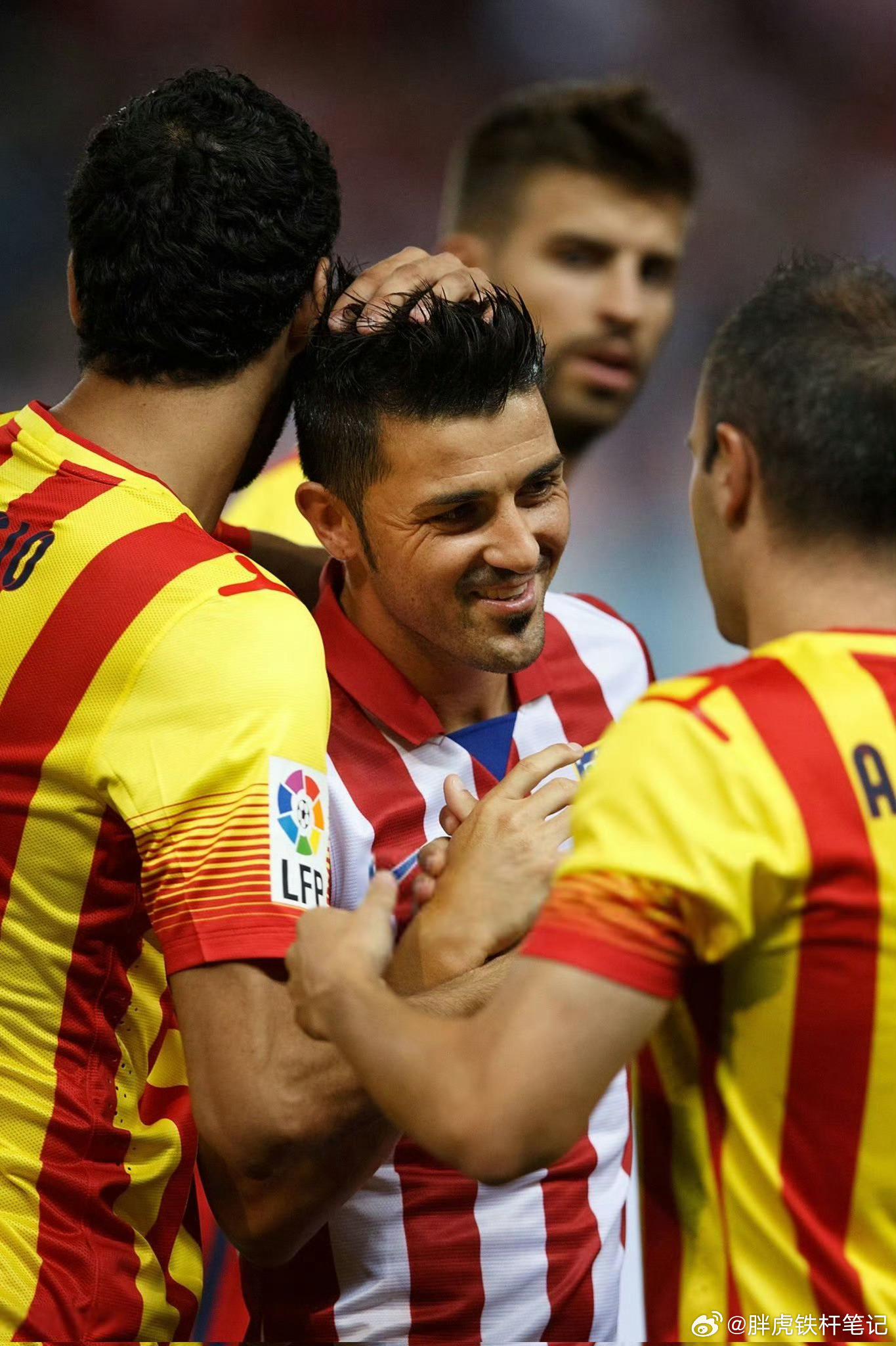 比利亚：没见过谁能和梅西相提并论，他踢中场强过哈维和小白大卫·比利亚做客播客节目