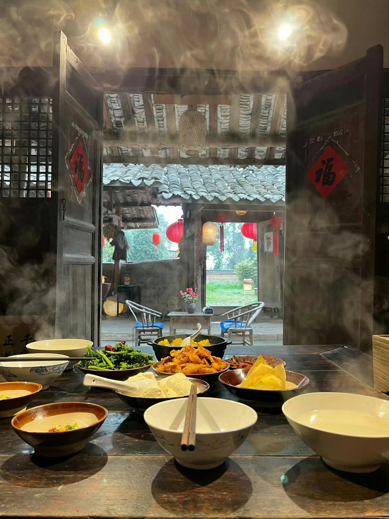 中国人到了一定年纪就会喜欢上这种氛围