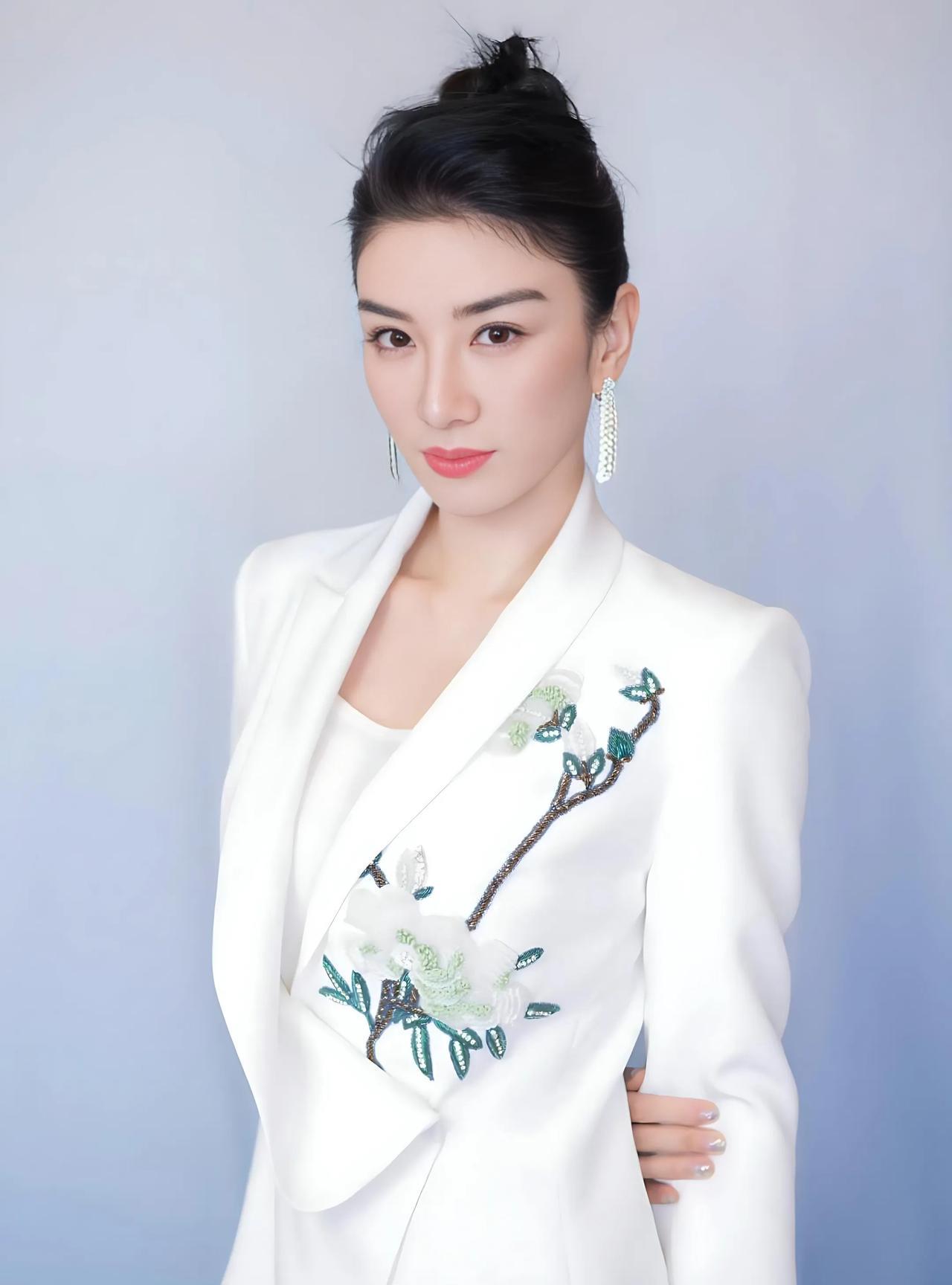如果我是黄奕就算王京花哭着求着要来当我女儿的经纪人，我也不会让她出道不是家里