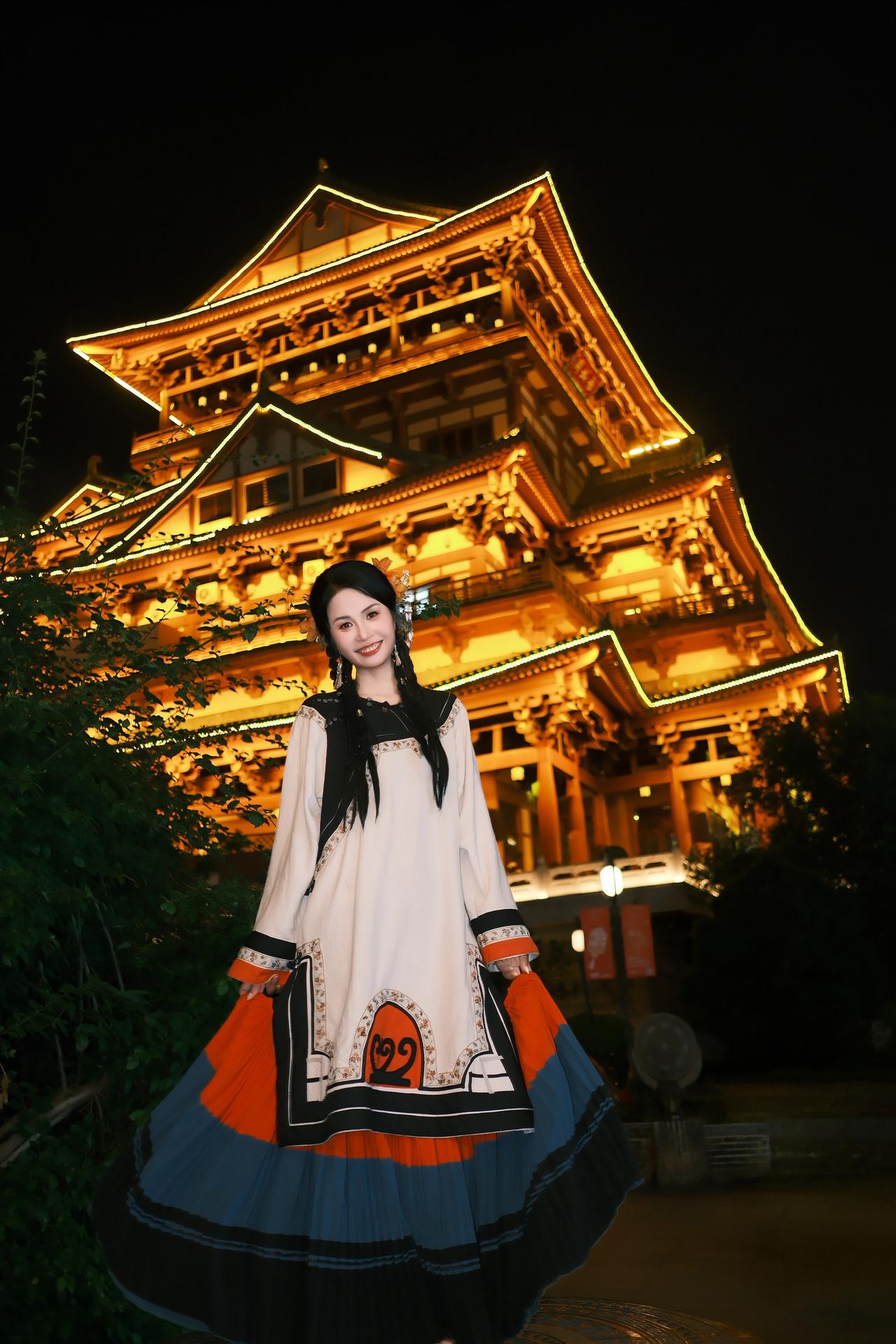 古镇随拍汉服文化传承民族风夜景写真国风写真分享古国风穿搭