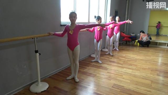 中国舞考级 第八级 6扎彩灯(东北秧歌)_土豆视