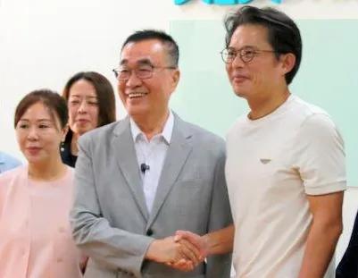 李四川声量有变，侯友宜面临质疑，黄国昌果断出手，并证实韩国瑜一事！8月20日，