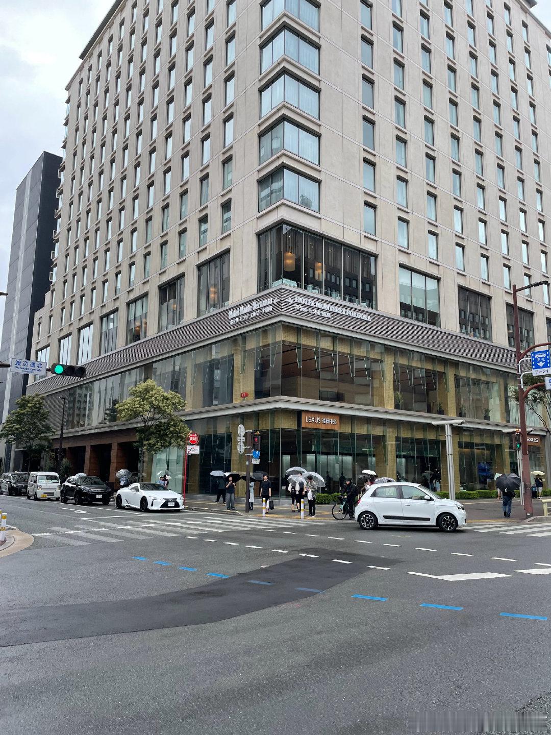 退房后先来渡边通的雷克萨斯4s店聊聊天​