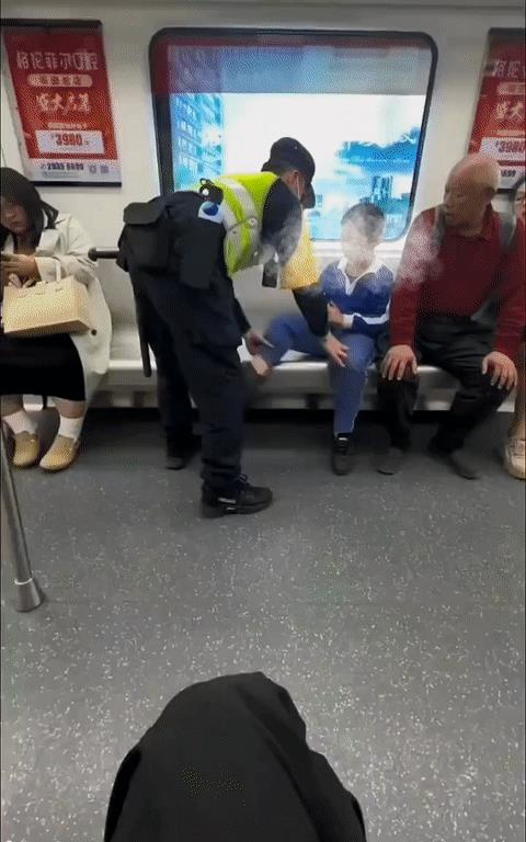 有个深圳校长告诉我，现在很多家长不承认他们的孩子有心理疾病。
