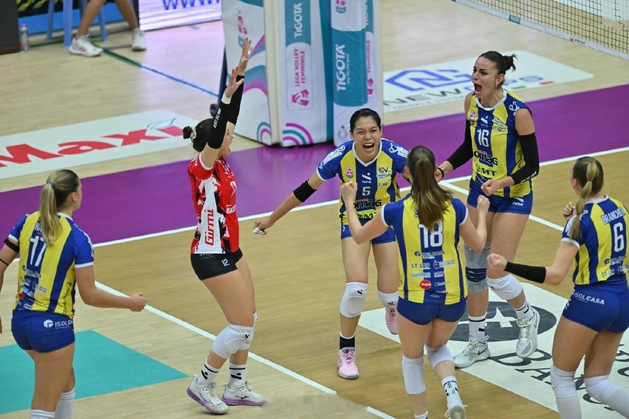 据国外媒体报道，国际排联正考虑在2029-32周期，夏季保留世联赛，而将世锦赛和