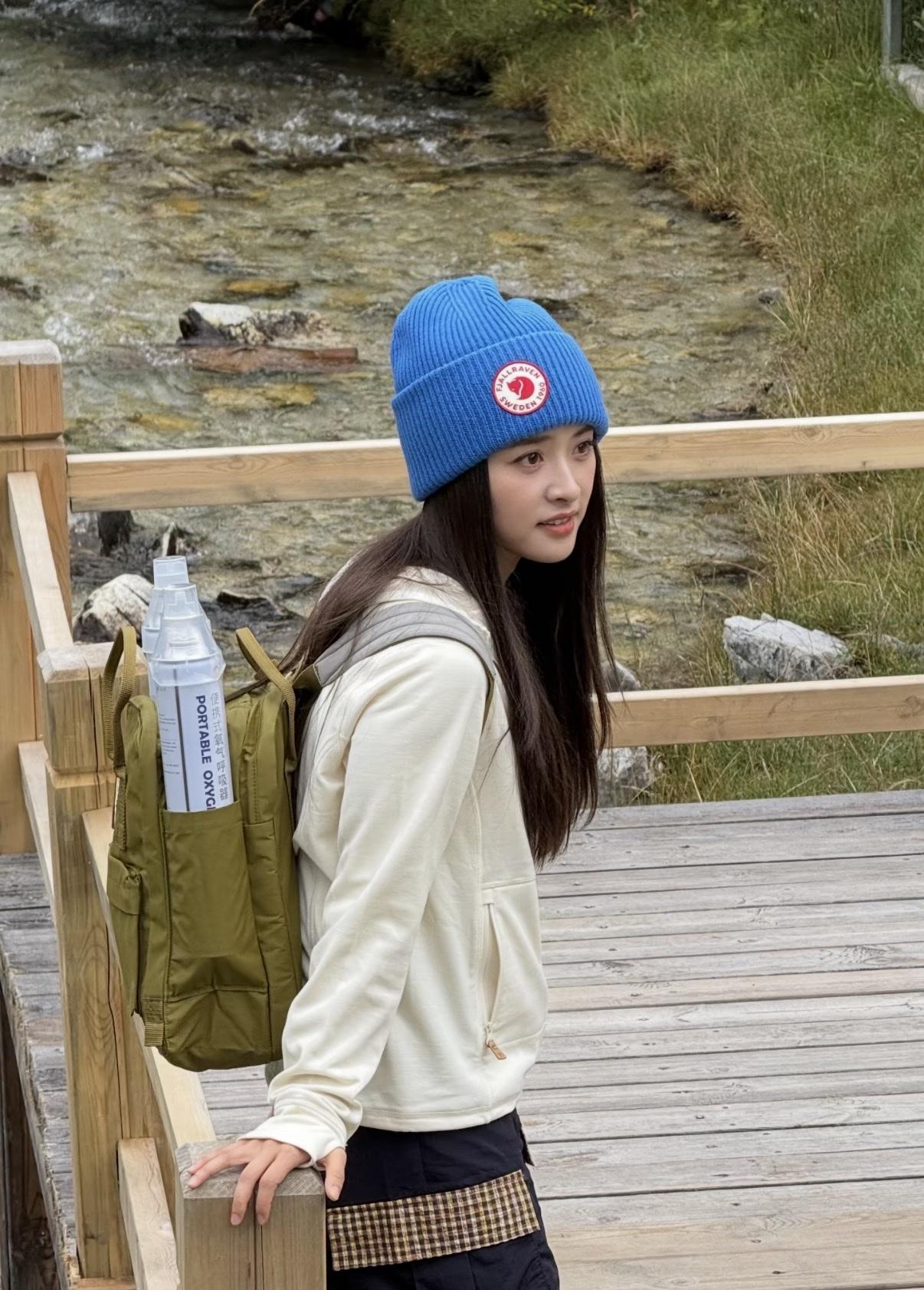 川西偶遇沈月拍摄综艺节目，果然女明星都和路人不在一个图层，虽然没有特别惊艳，但是