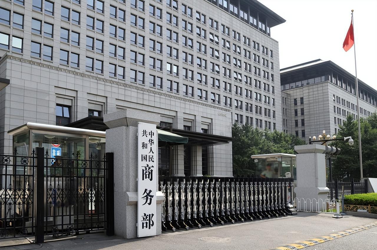 直接摊牌，绝不惯着！中方两大关键部门同步出手，打出一套罕见的对美反制组合拳！