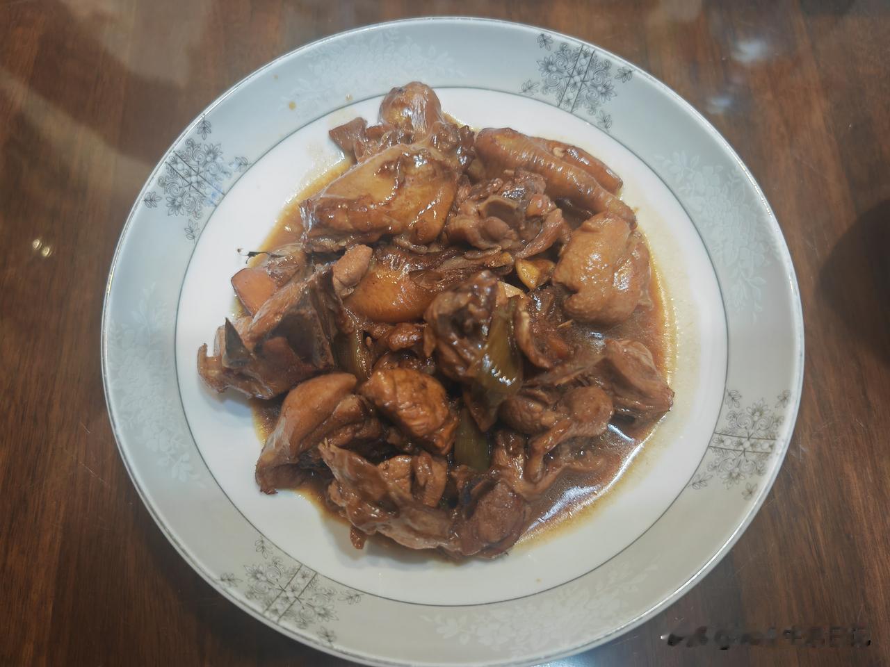 晚餐分享～我家大人孩子都喜欢吃鸡肉，这种生活习惯很难改变。昨天吃过午饭在叮