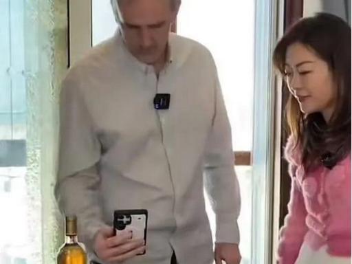 不以为耻！陈女士和英国丈夫结婚，在上海生活15年，她的英国丈夫全程不学中文、不吃