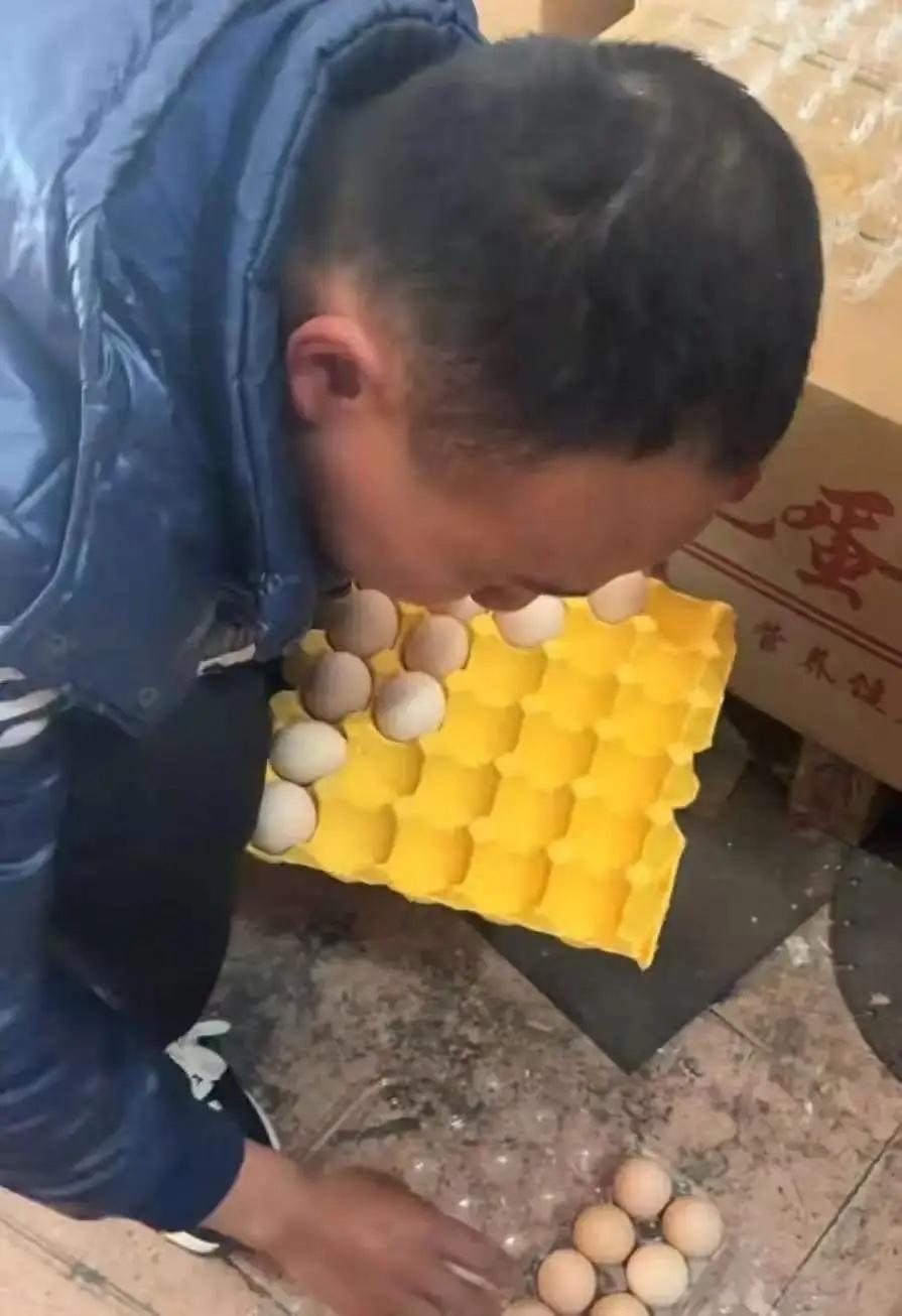 “看完想哭！”江苏无锡，一31岁自闭症小伙，花5个多小时，冒雨骑行52公里，来到