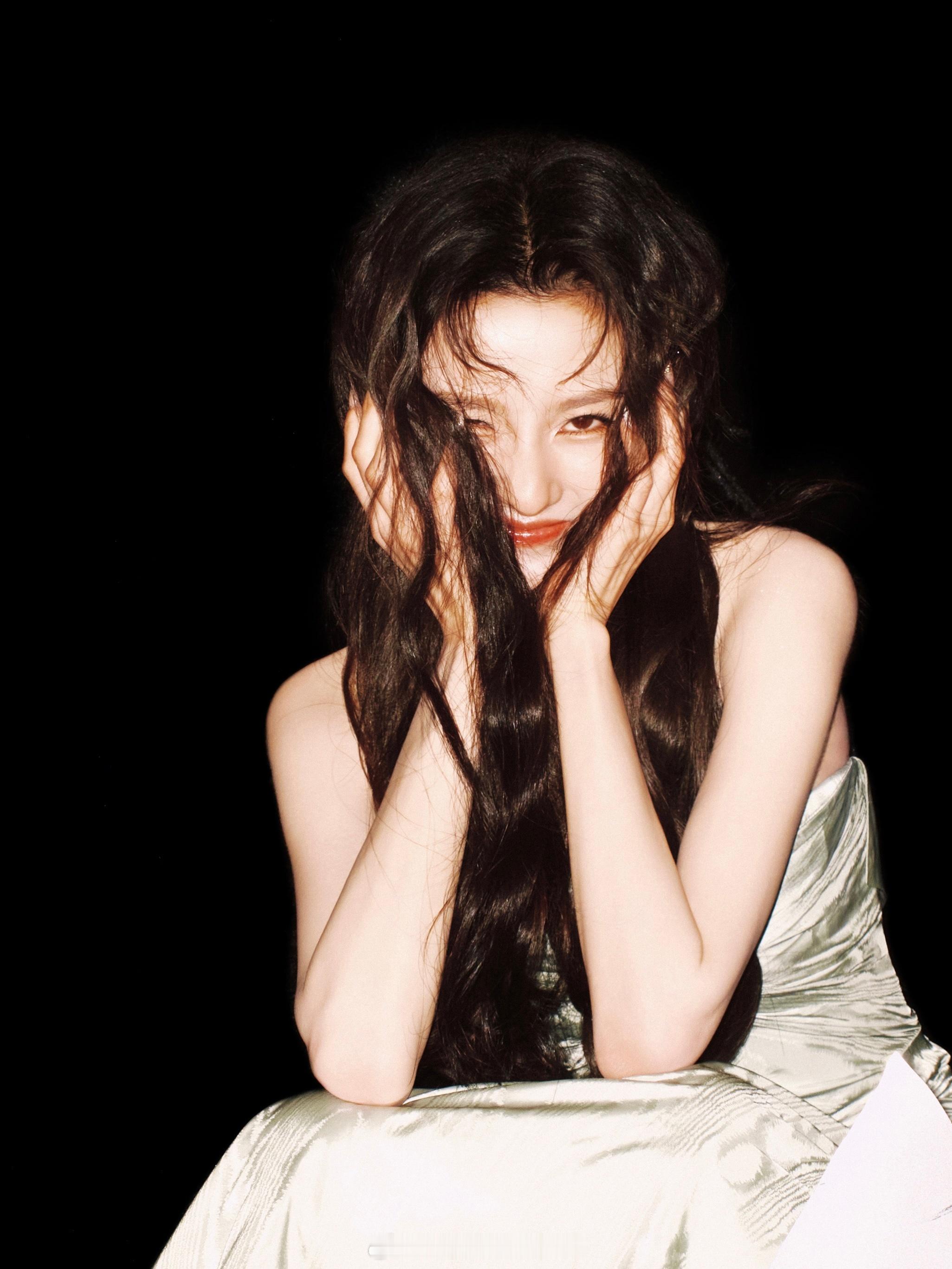 宋祖儿薄荷绿抹胸裙宋祖儿今日活动图集参加晚宴的漂亮千金🧚♀️