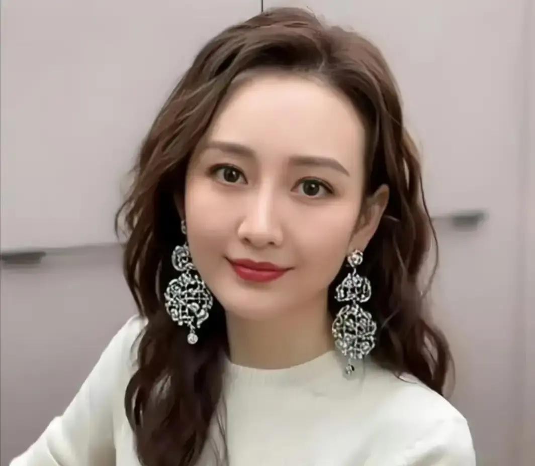 娱乐圈这波去父留子，真是一个比一个干脆当年张碧晨怀着孩子远走高飞，最后好歹还跟华晨宇发了个联合声明，