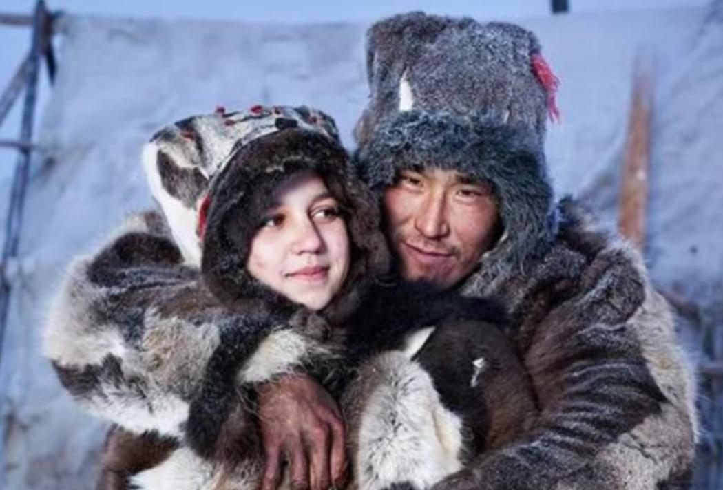 北极圈里，一个因纽特人的聚居点只有十几口人。抬头低头都是亲戚。族里的老人看着