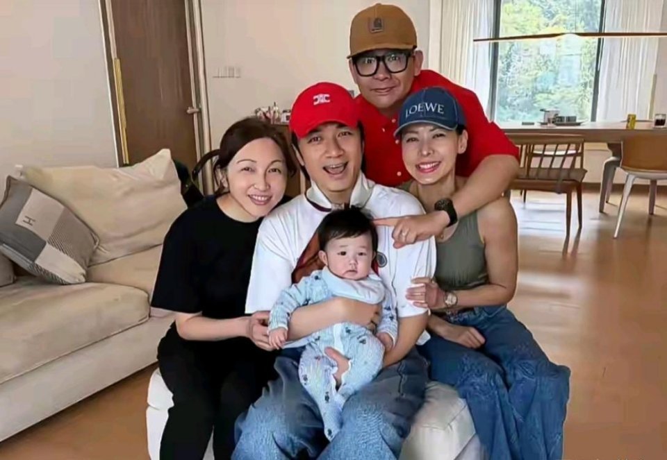 古巨基57岁妻子，产后状态让人羡慕。