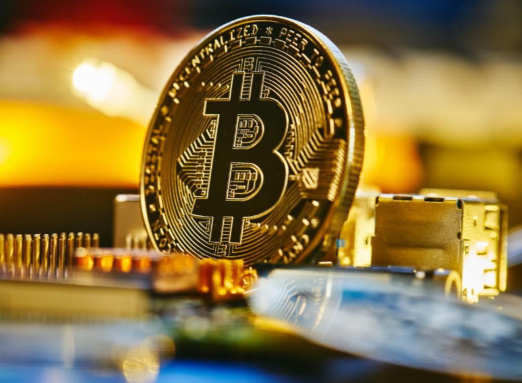 比特币我们一直没上当！好笑的是，有个小国咬了鱼饵，承认比特币为法定货币，美西方慌