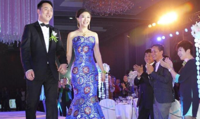 真是妥妥的隔辈亲。濮存昕的外孙女儿参演了一部剧的演出，当老爷的连续发了三条动态