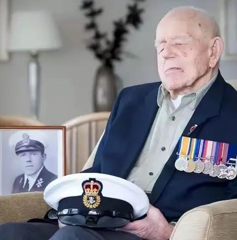 英国退役中将、帝国兴衰研究专家格卢布直言：美国即将迎来的建国250周年，不是什么