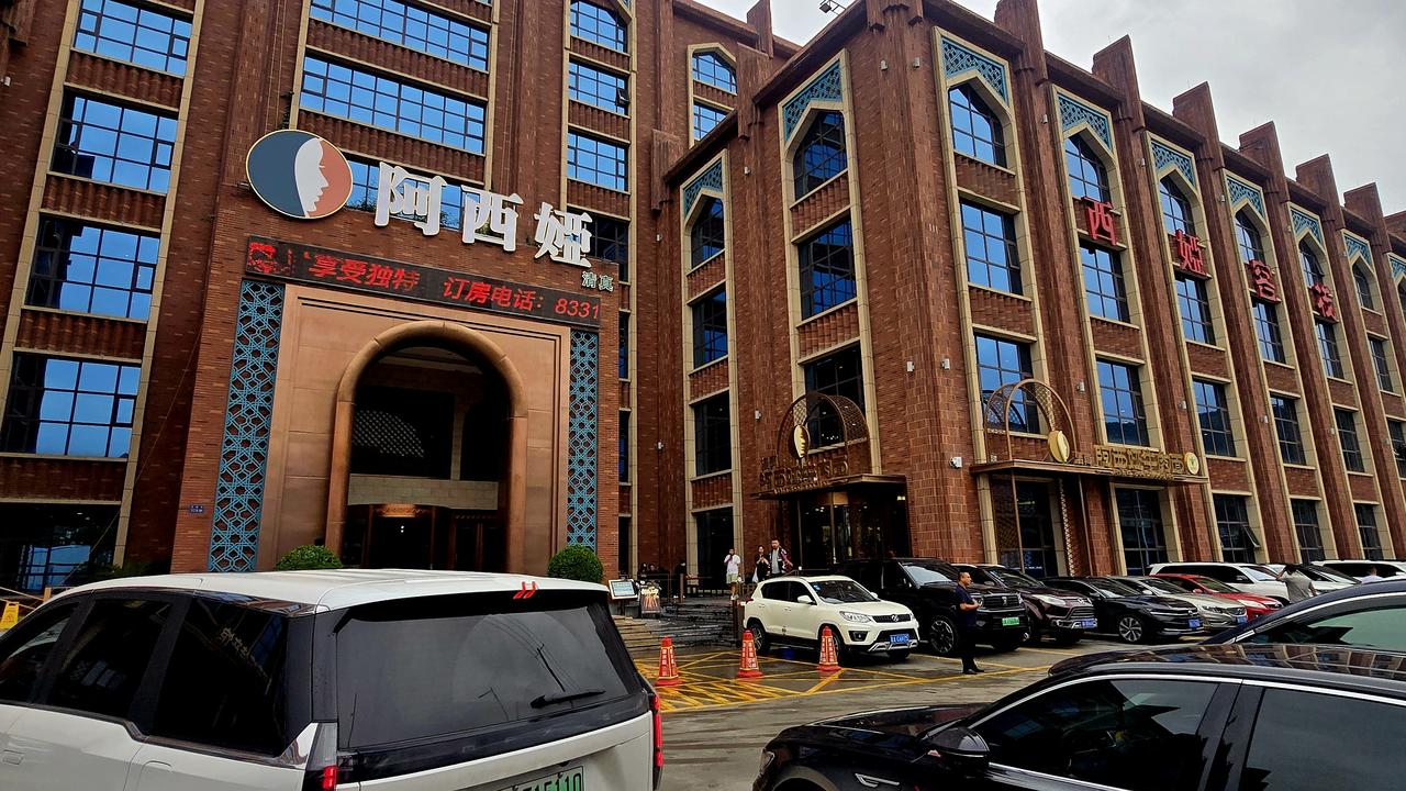 阿西娅牛肉面：羊肉名店里的一碗惊喜在兰州，都知道阿西娅拿手菜是黄焖羊羔肉，以