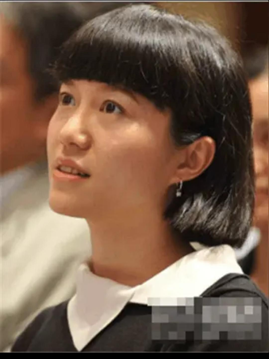 二十多年的陪伴，翁帆选择一条不寻常的路。当初就明白她不要过普通人的生活，结婚、生